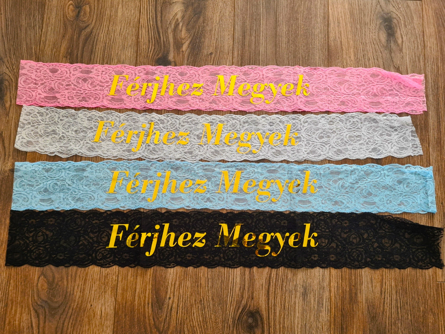 Férjhez megyek csipkés vállszalag