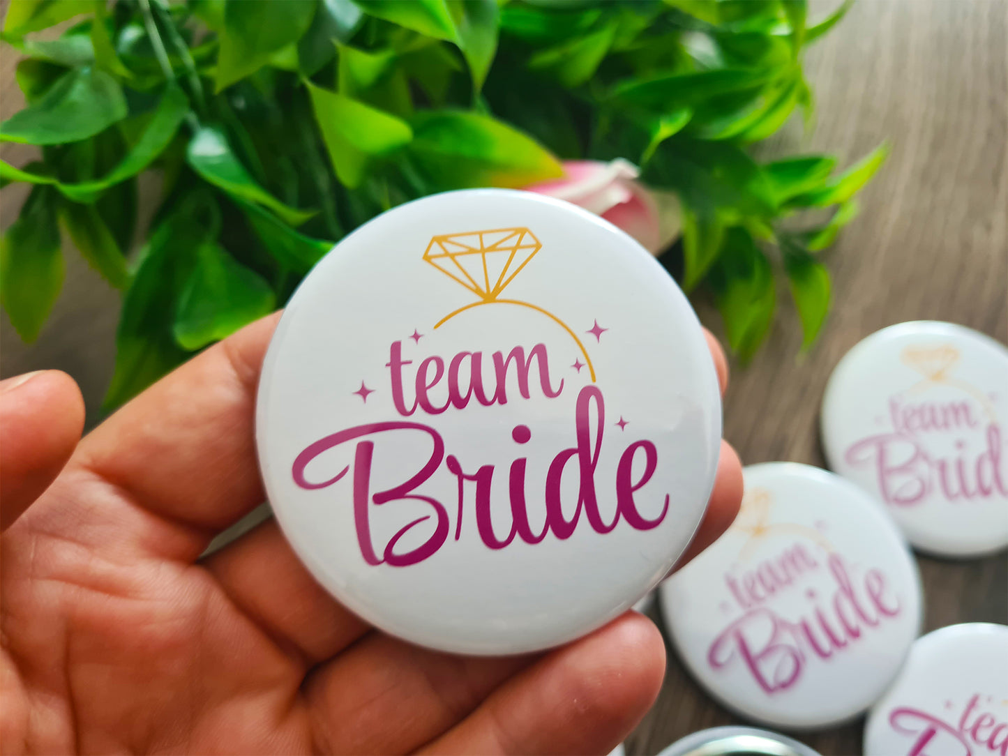 Team bride lánybúcsús kitűző