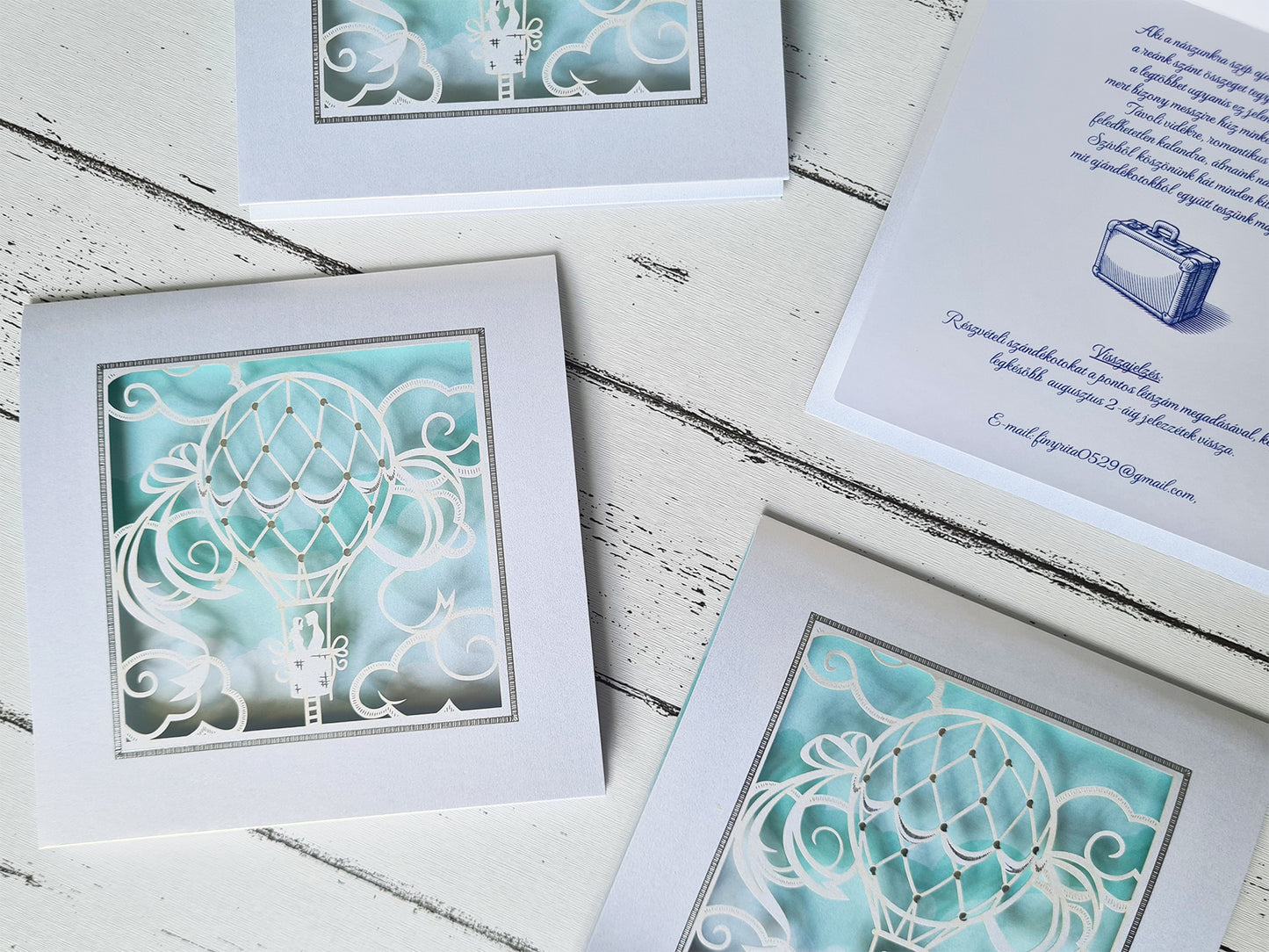 Felhők között esküvői meghívó