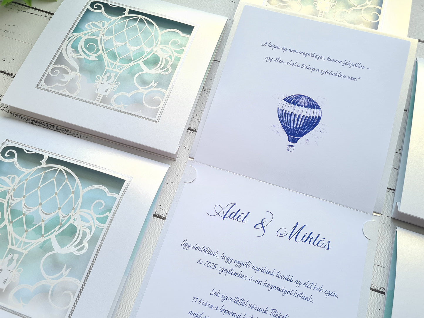 Felhők között esküvői meghívó