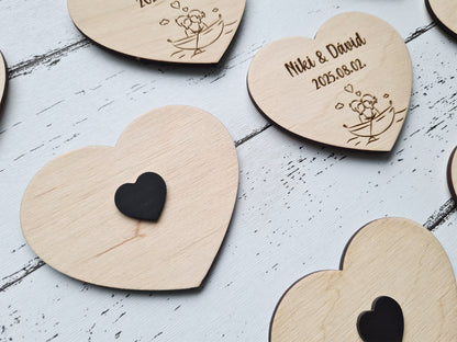 Gravírozott fa szív hűtőmágnes köszönetajándék